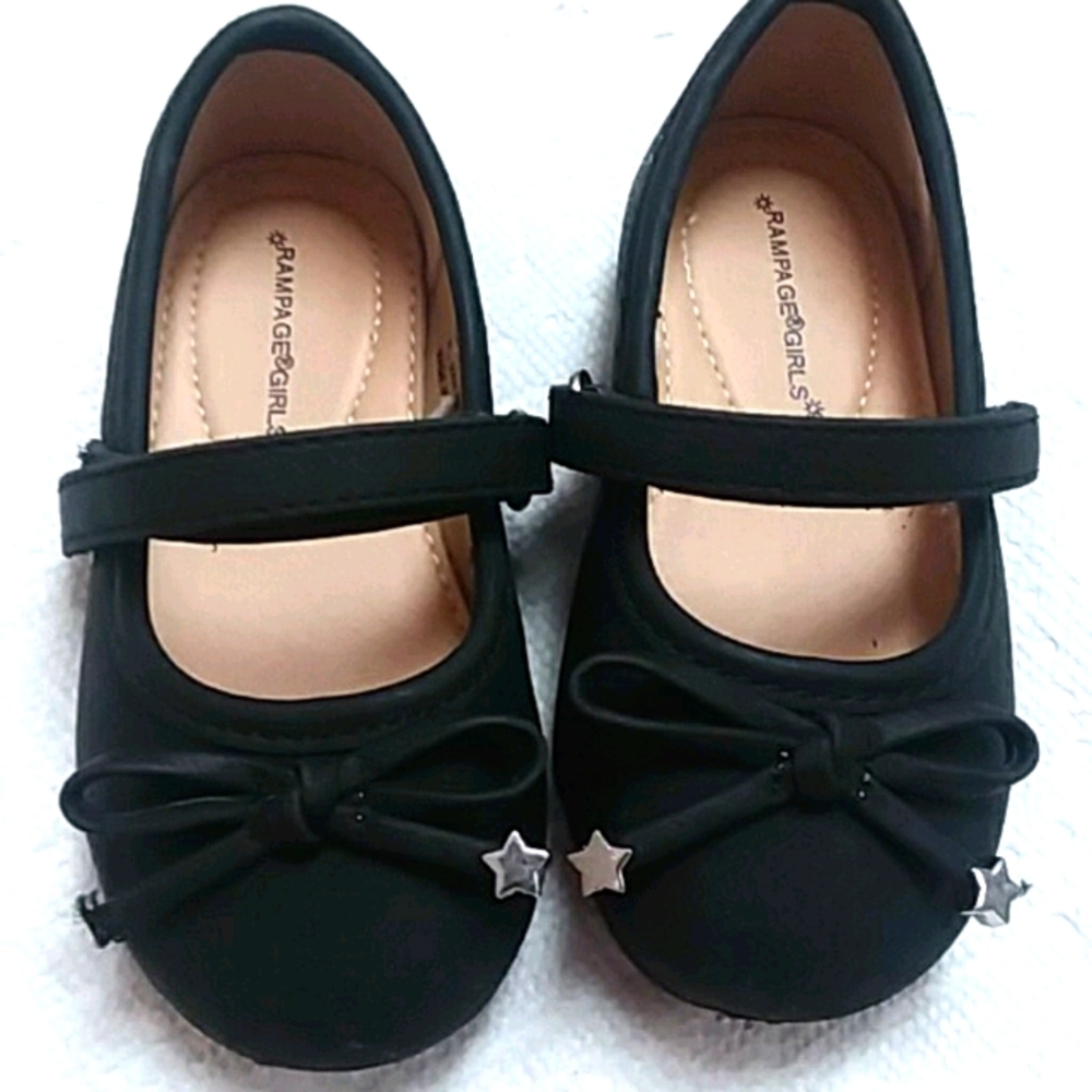 6T Black bow dress shoes